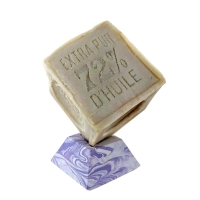 Douceur lactée" flower glycerine soap bar