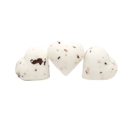 Manufacturer of effervescent bombs with rose petal inlays